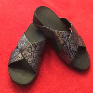 White sandals,snakeskin